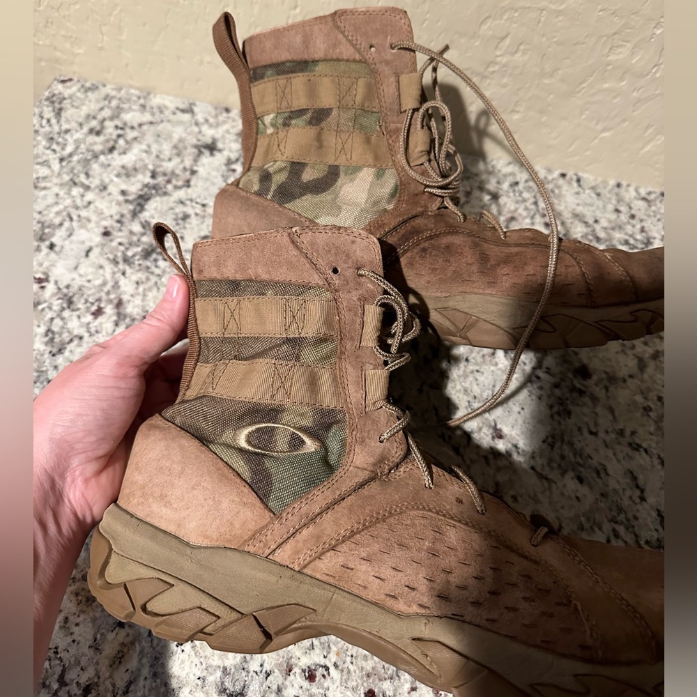Oakley Tactical Boots Suede and Cordura Men's Size 10.5